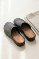 Women Lightweight Clogs Slipper (B6007) - Image 3